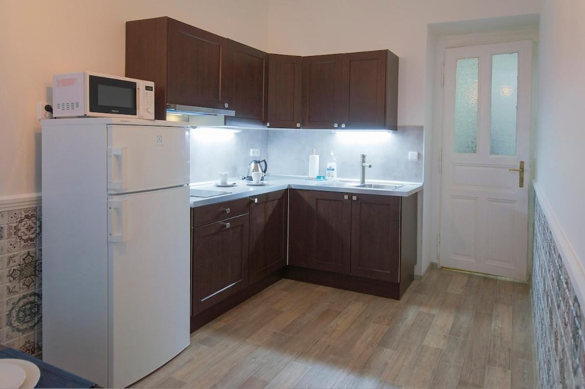 Navratilova Apartment
